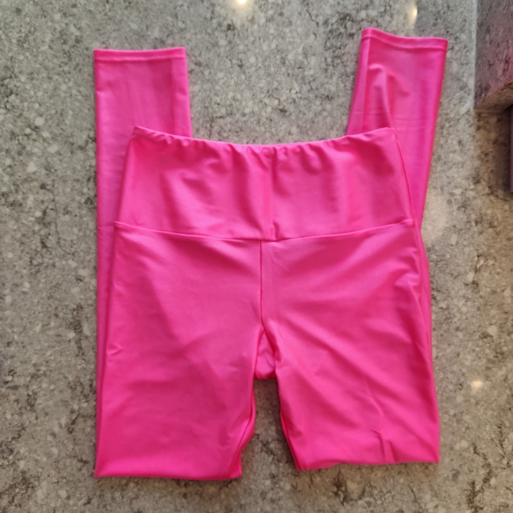 GOLDSHEEP LEGGINGS / NEON PINK LEGGINGS